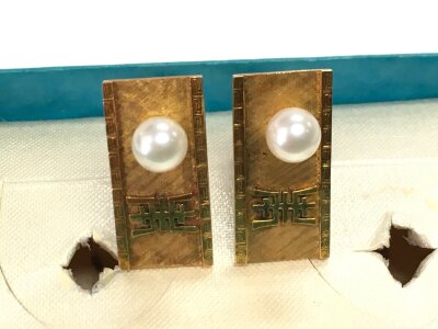 Gold pearl cufflinks, marked 14k. 9.3g total weight