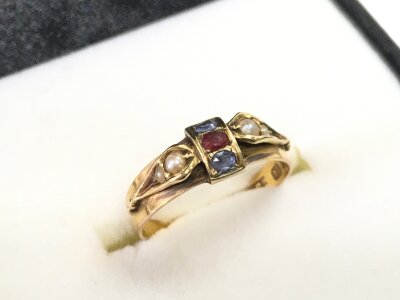 15ct gold Edwardian sapphire/ruby/pearl set ring, size M. 1.9g total weight