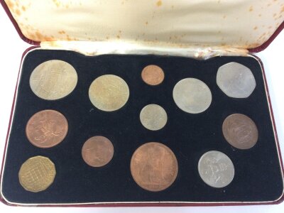 1967 last sterling decimal coin set. NO RESERVE