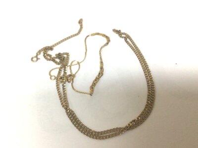 Two gold 9carat chains a bracelet and necklace weight 3.8g