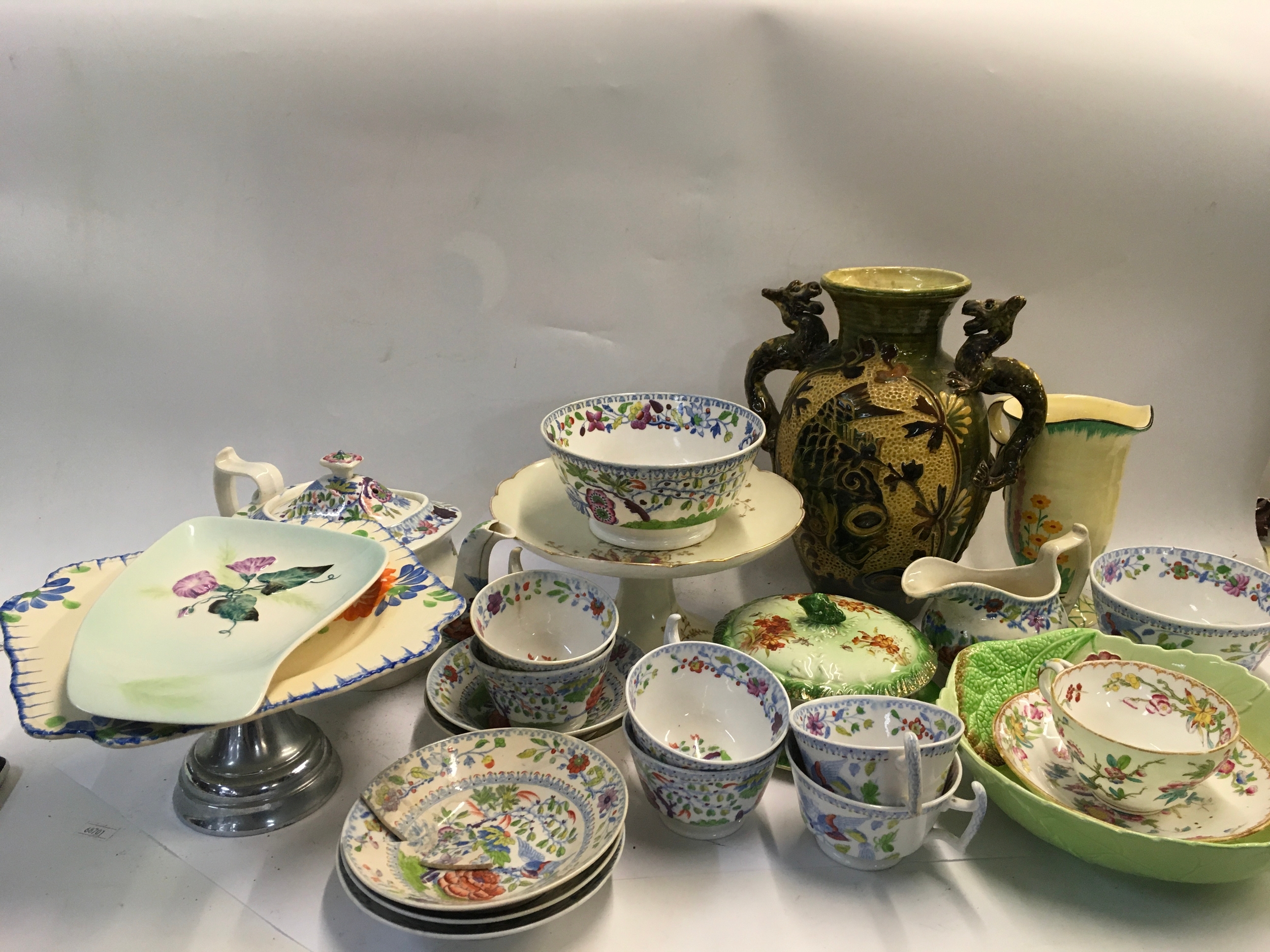 A collection of assorted vintage pottery, tableware and antique ceramics NO RESERVE