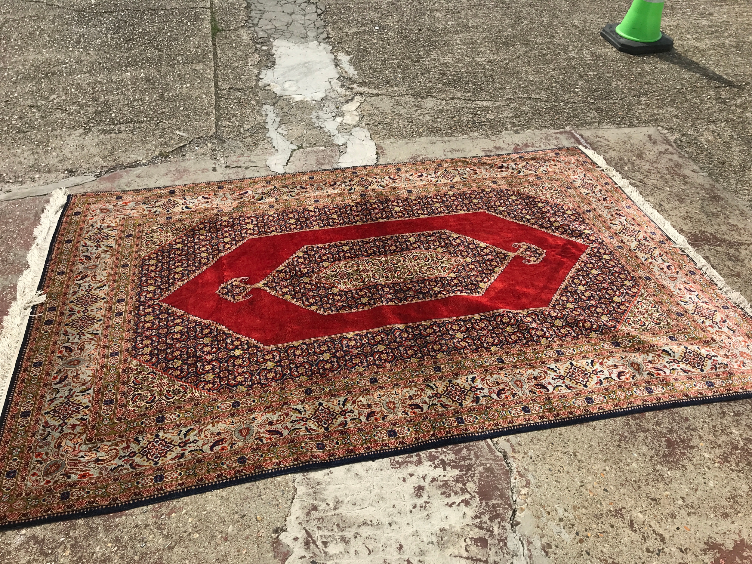 A fine north Persian silk (part) carpet 20th century possible Tabriz. 158cm wide, 252cm long
