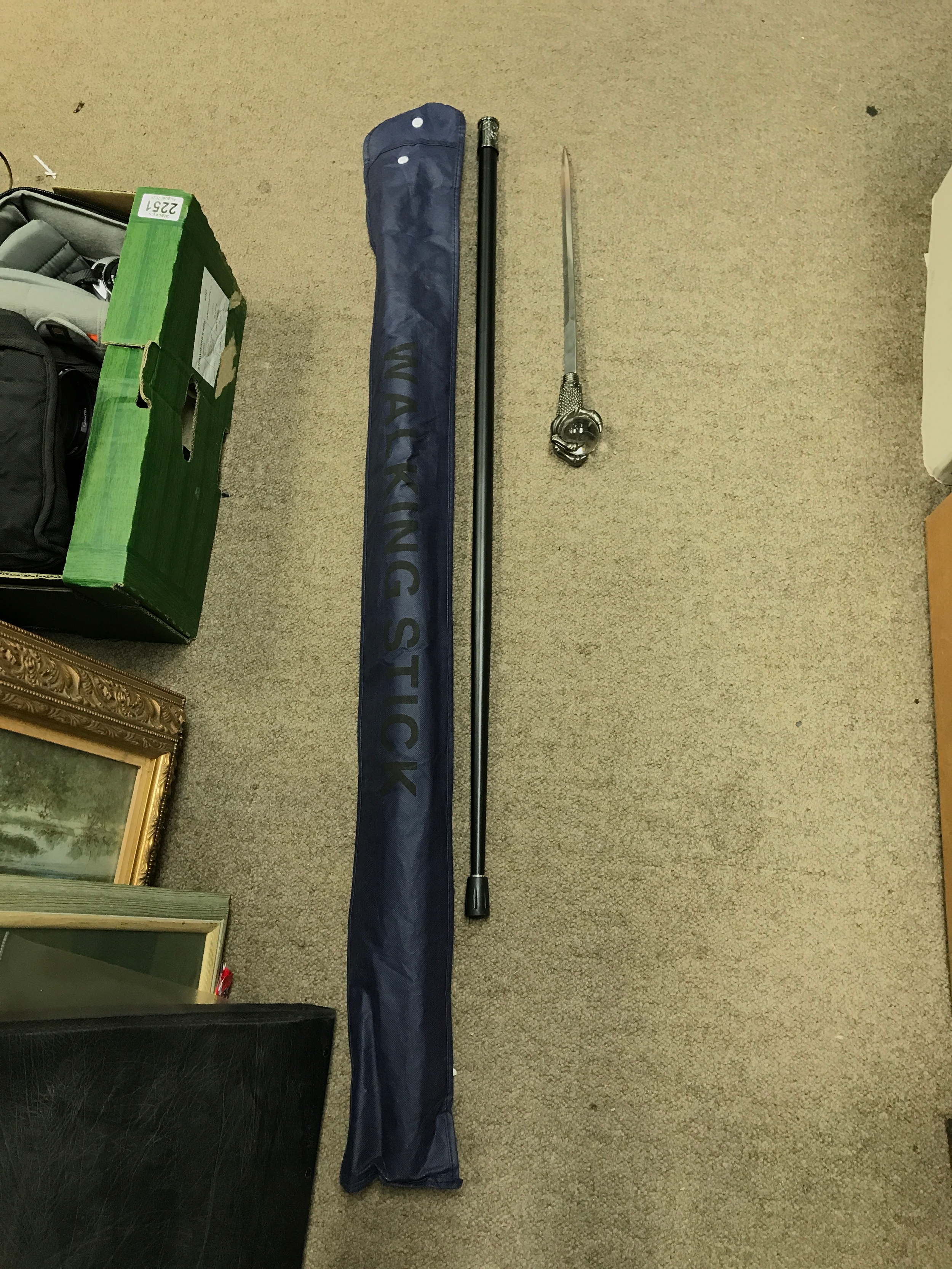 A walking stick with hidden dagger inside .stick 94cm long