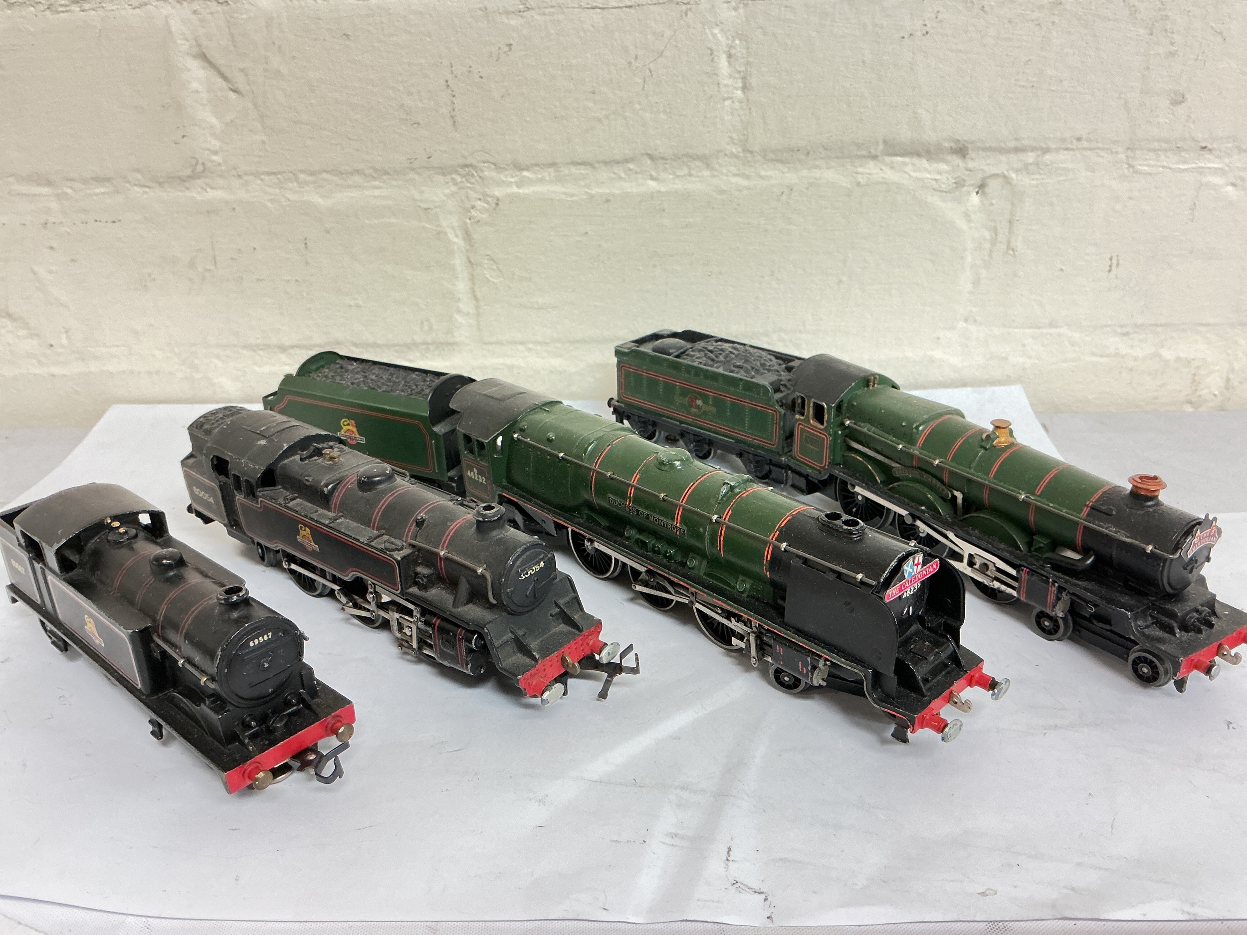 4 Loose 00 Gauge Locomotives. No Reserve.