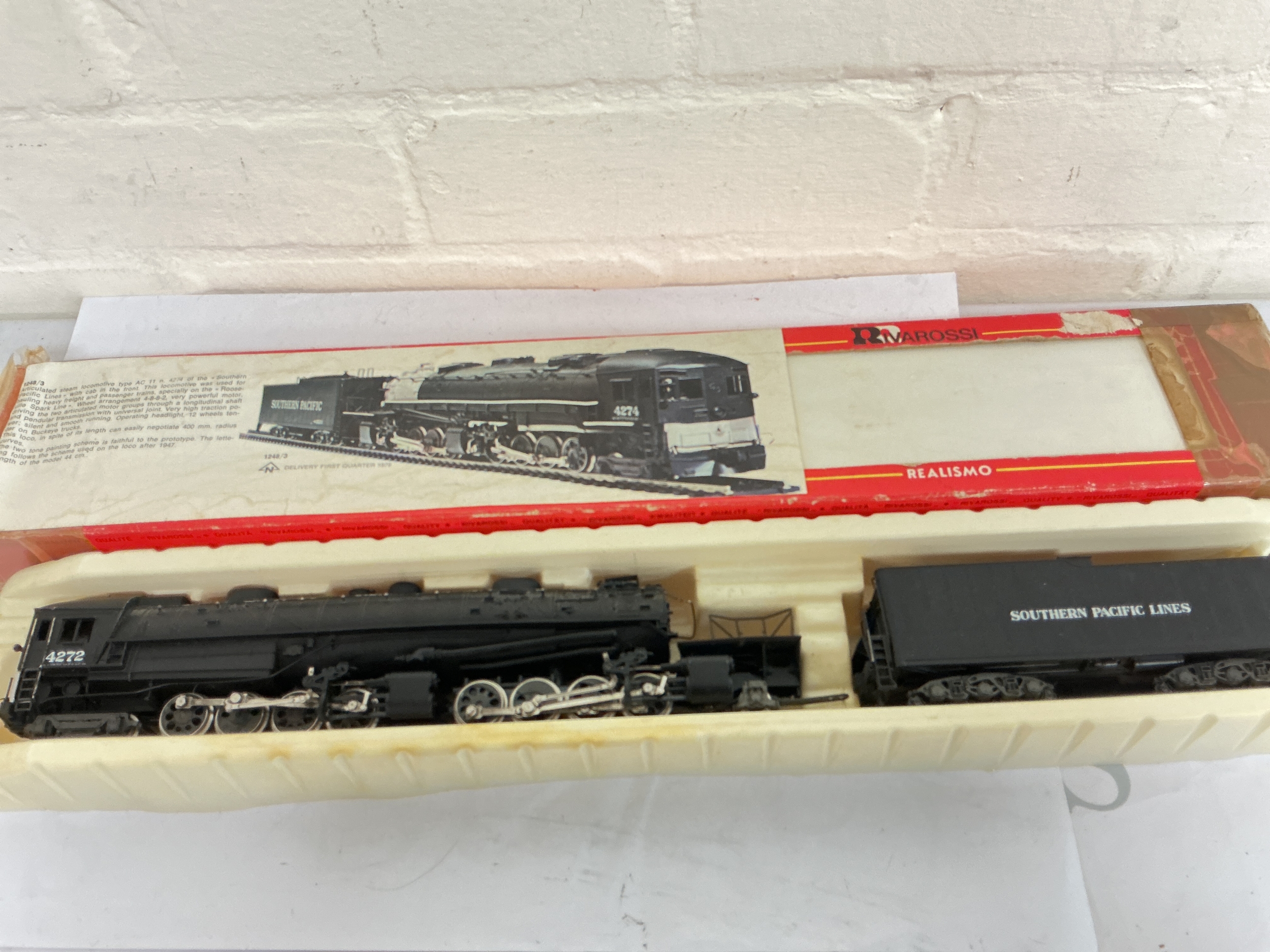 A Boxed Rivarossi H0 Gauge Locomotive 4-8-8-2 Cab Forward Southern Pacific. No Reserve.