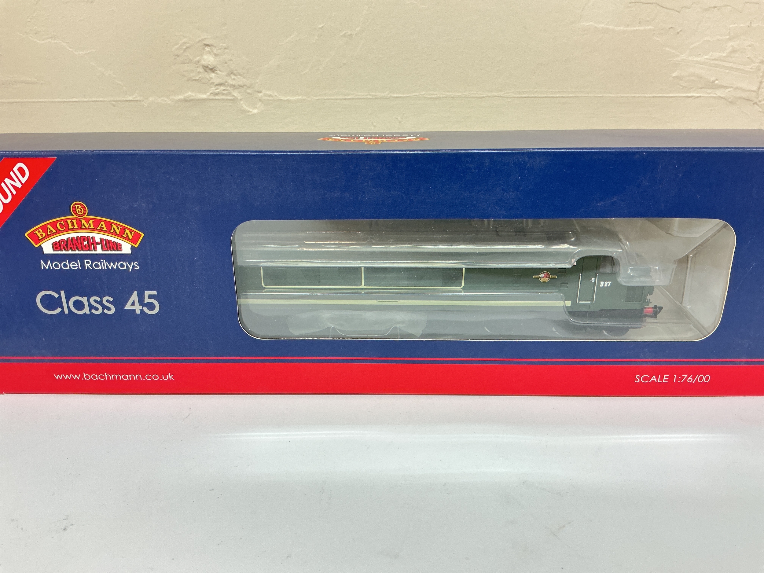 A Boxed Bachmann 00 Gauge Class 45 Diesel D27 BR Green #32-679DS. DCC Sound No Reserve.