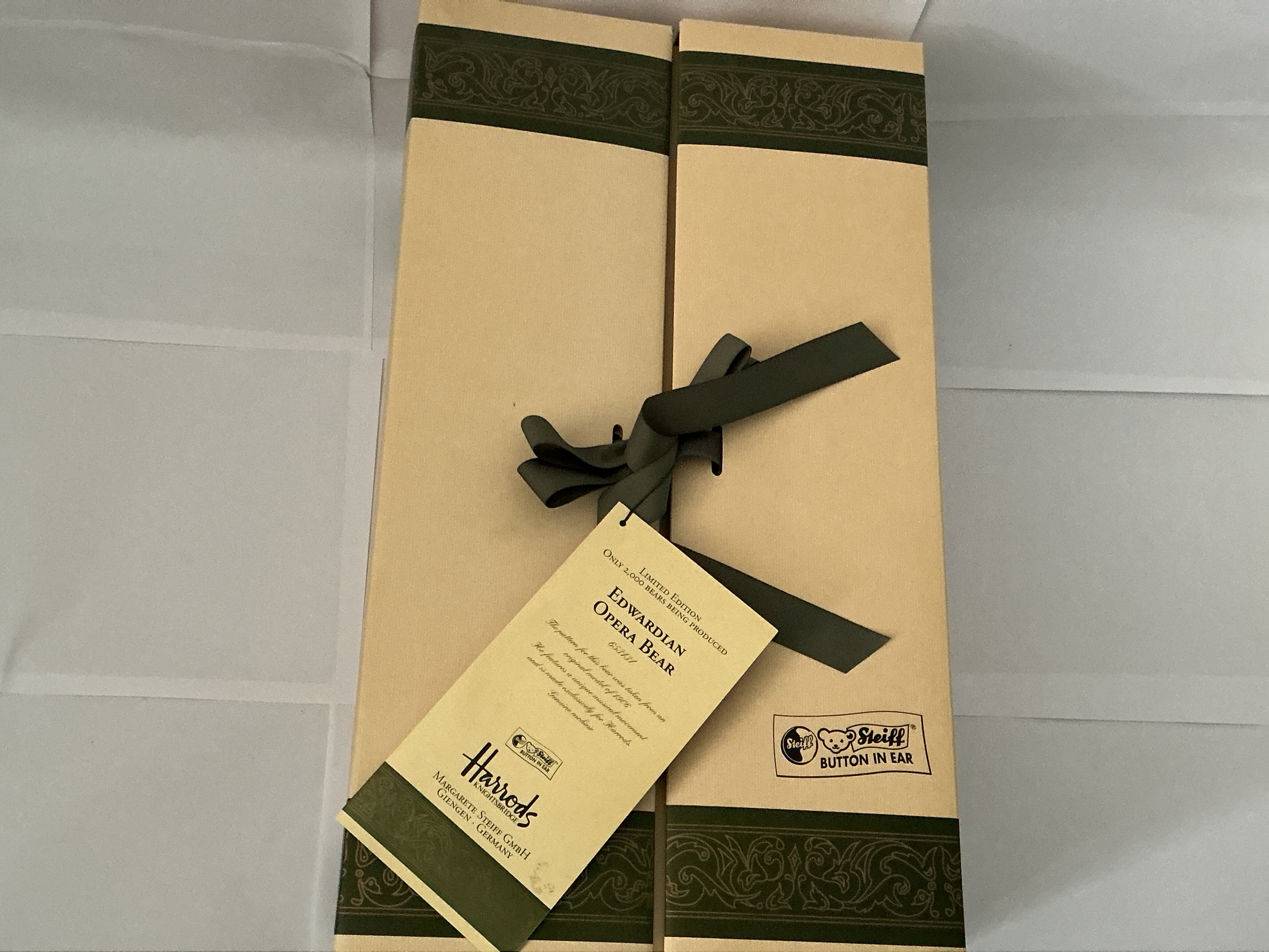 A Boxed Harrods 1994 Edwardian Opera Steiff Bear. No Reserve. 