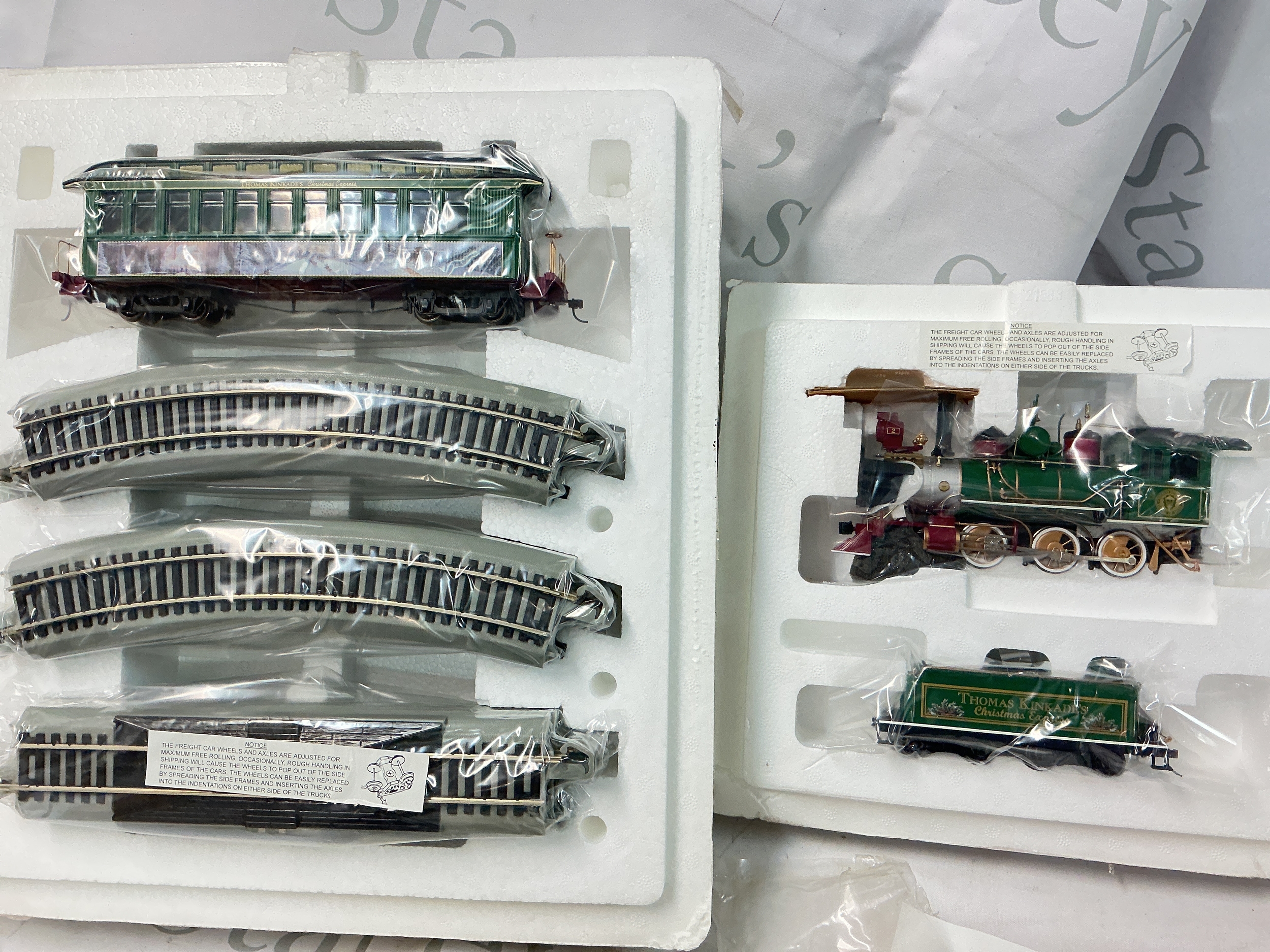 A Hawthorne Village On30 Scale Thomas Kinkades Christmas Express, 2-6-0 Locomotive And Tender, With Track, Coaches And Accessories. No Reserve (3).