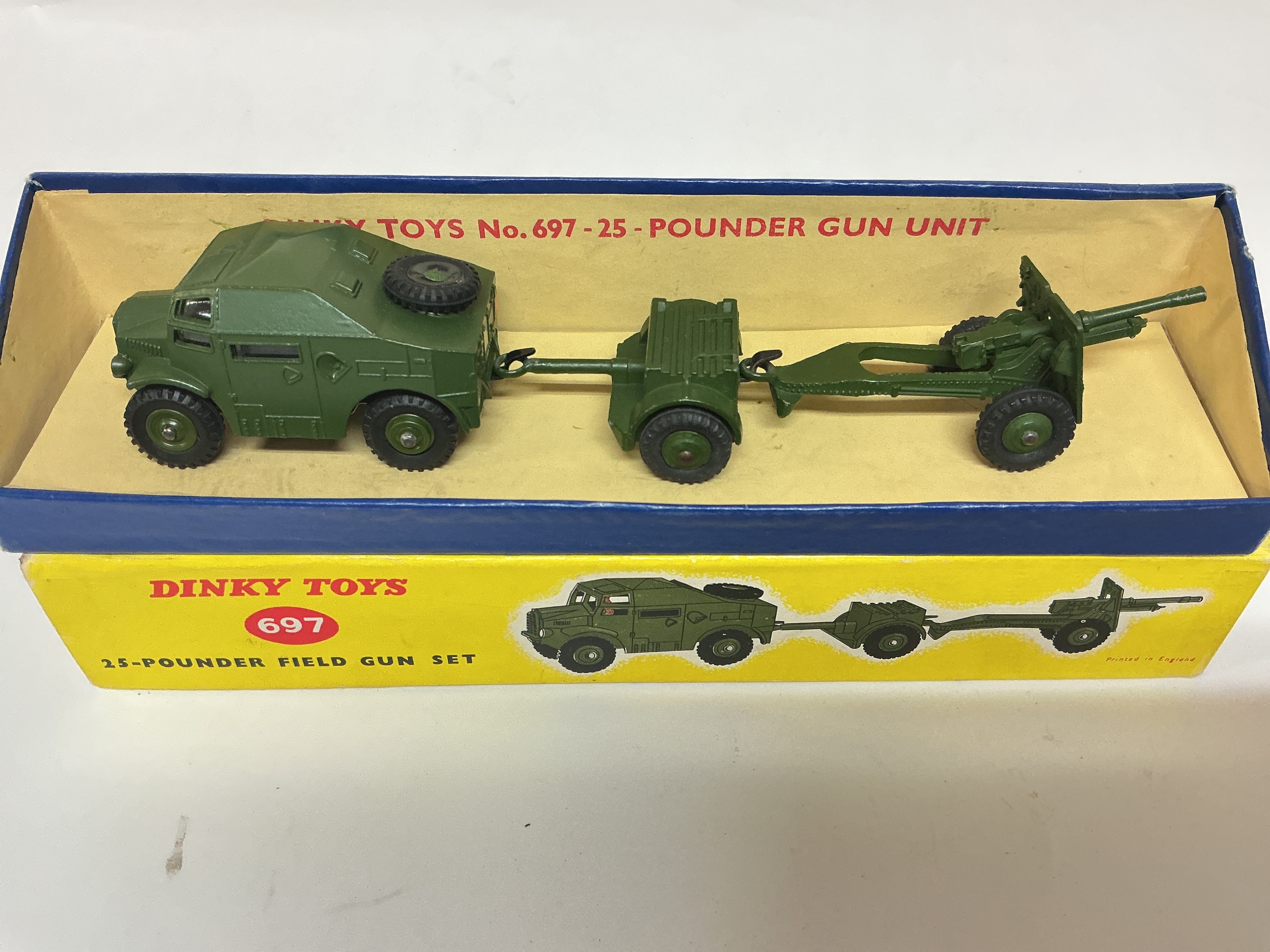 A Boxed Dinky 25-Pounder Field Gun Set #697.