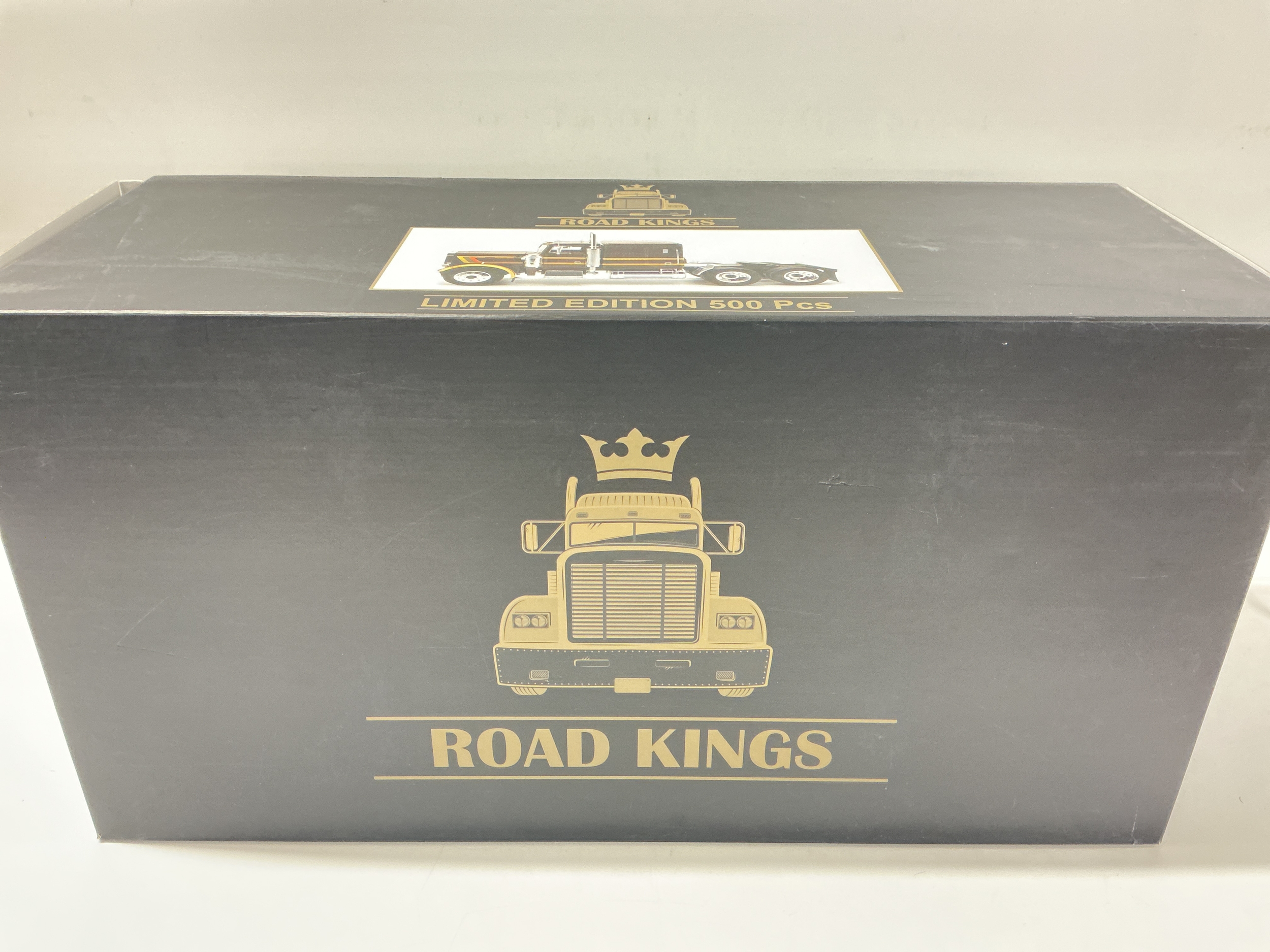 A Boxed Road Kimgs Diecast 1/18 Scale Peterbilt 359 Truck. Limited Edition 1 Of 500.