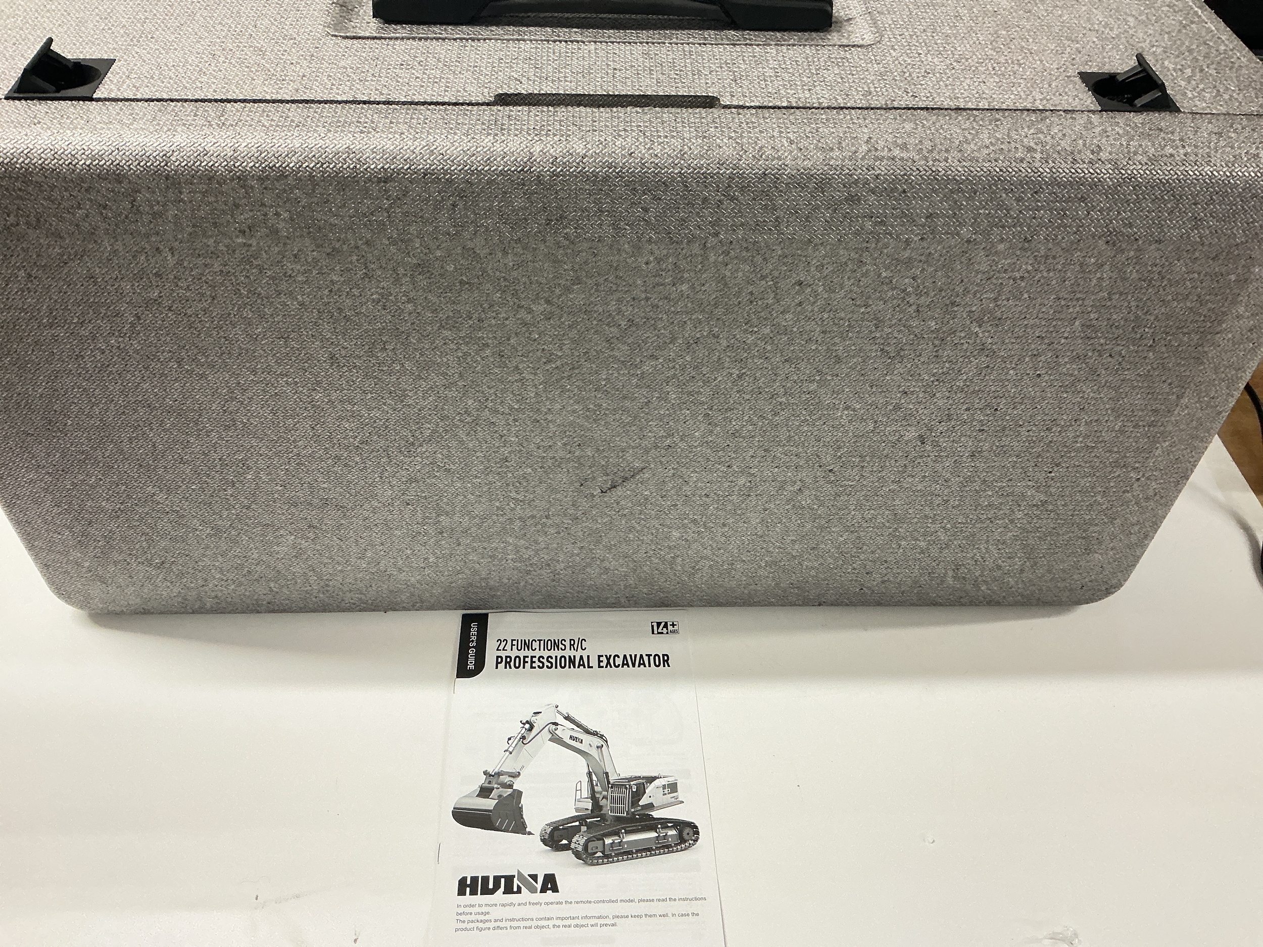 A Hui Na Remote Controlled Professional Excavator In Carry Case. No Reserve.