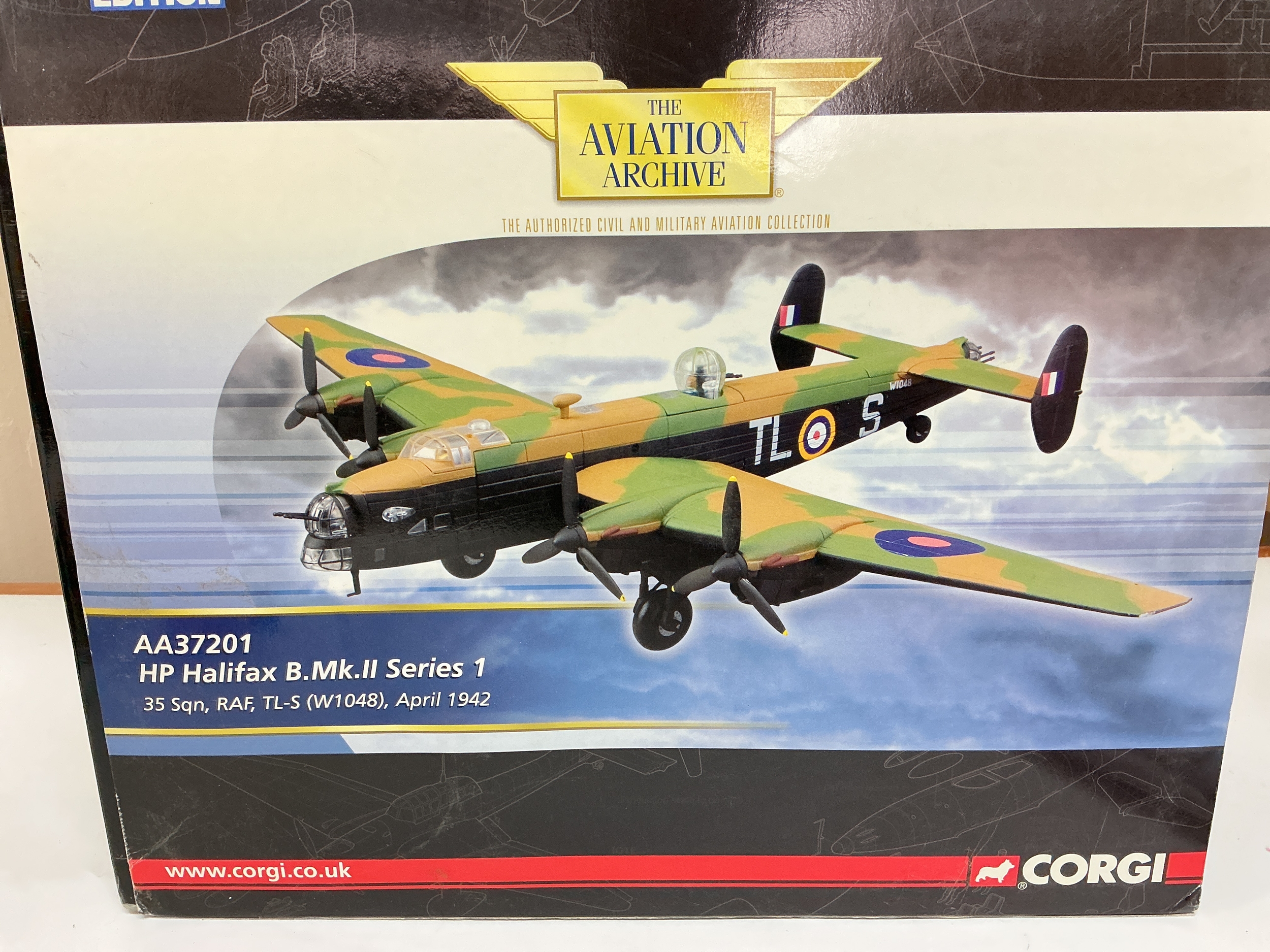 A Boxed Corgi Aviation Archive HP Halifax B.MKII Series 1 #AA37201.