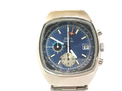A vintage 1970s Omega seamaster JEDI automatic chronograph watch, approximately 42mm case blue dial. Comes with an omega box no paperwork. Seen running.