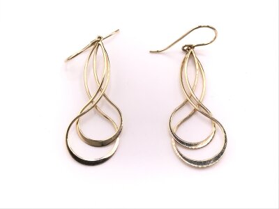 A pair of 14ct gold earrings.
2.29g