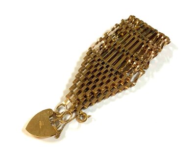 A vintage 9ct gold gate bracelet, 20.92g