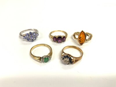5 9ct gold rings stone set rings. 11.7g