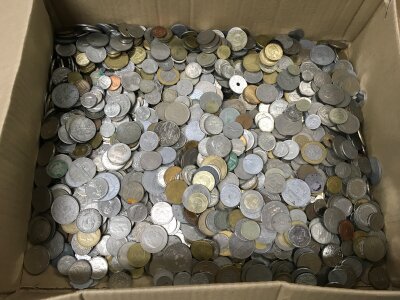 A box of mixed coinage.