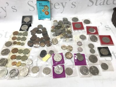 A collection of circulated world coinage including nice Israel 5 Lirot coin.