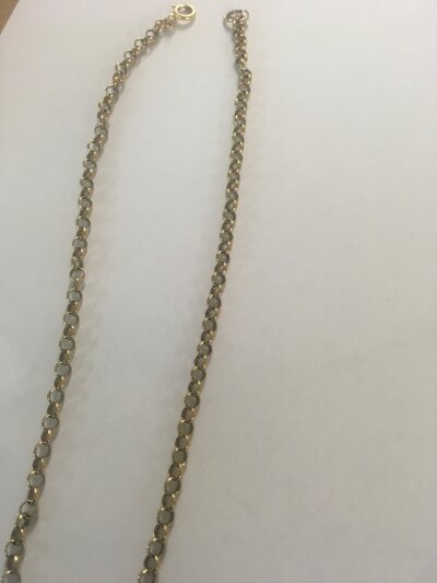 A 9 ct gold link chain 8.5 grams