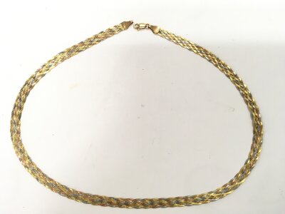 A 9ct gold tricolour necklace.
7.55g