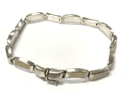 A 9KT Italian bracelet, 8.4g total weight