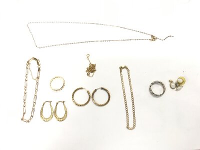 A Collection of assorted jewellery including approximately 12.35g of 9ct gold