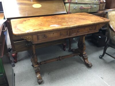 A Victorian walnut sofa table. Dimensions 75cm tall 122cm wide 60cm long