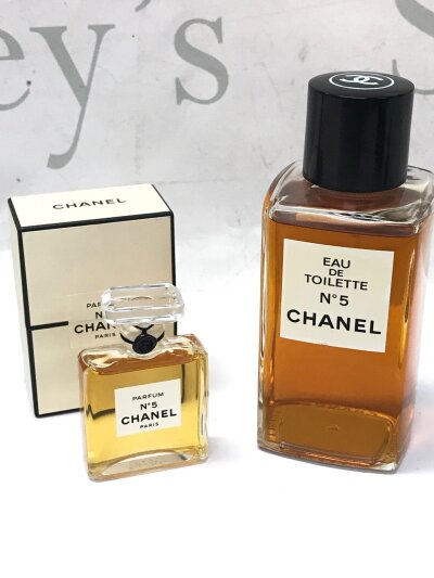 A Chanel no5 perfume