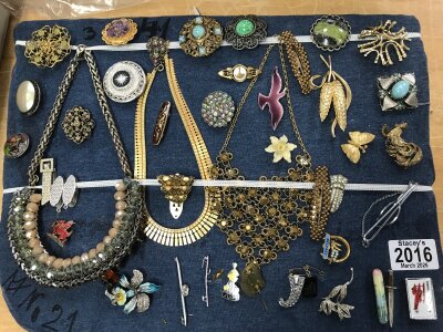 41 Vintage brooches and 3 head necklaces , jewellery lot