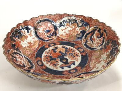 A Japanese 19th century Imari bowl, 32cm wide