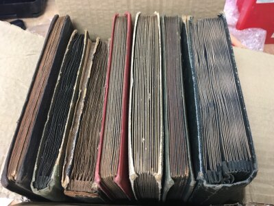 Seven albums of cigarette cards , mixed subjects. No reserve