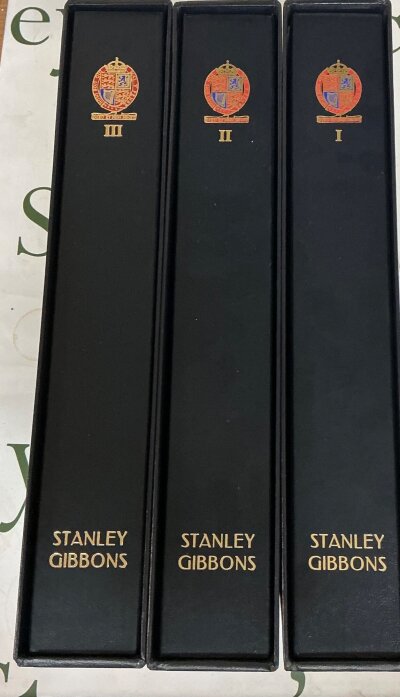 Stanley Gibbons I/II/III premium quality stamp storage binders, designed to protect and organise stamp collections. Inside the Stanley Gibbons I binder there are stamps from Queen Victoria's era all the way to queen Elizabeth II. Stamps from 1840 - 1970. Inside the Stanley Gibbons II binder there are stamps from the Queen Elizabeth II’s era from 1970 to 1982. Inside the Stanley Gibbons III binder, there is a range of stamps from 1990 to 1995. A great collection from Great Britain Volume I/II/III