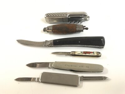A collection of penknives