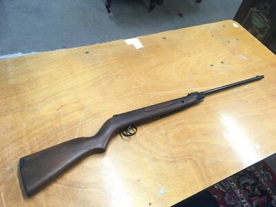 A vintage Diana .177 air rifle , good spring and condition. 104cm long