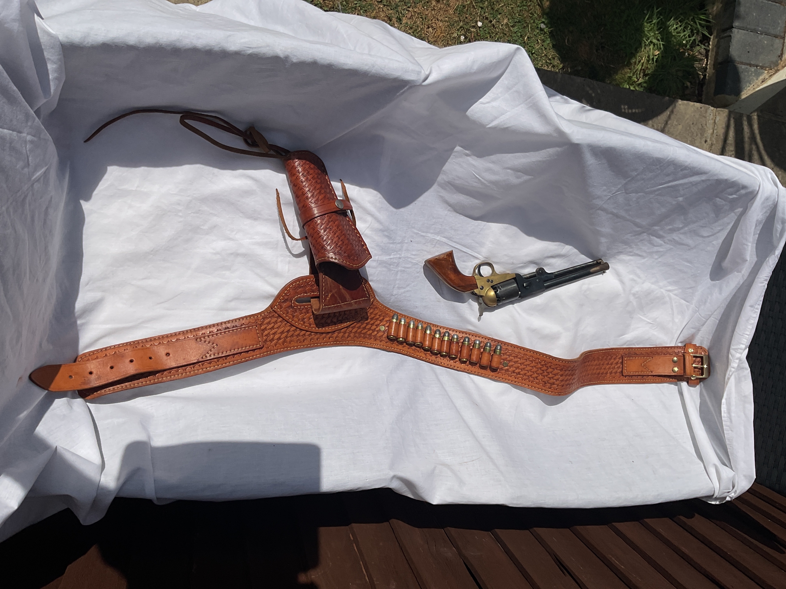 Pietta replica in leather rig.
