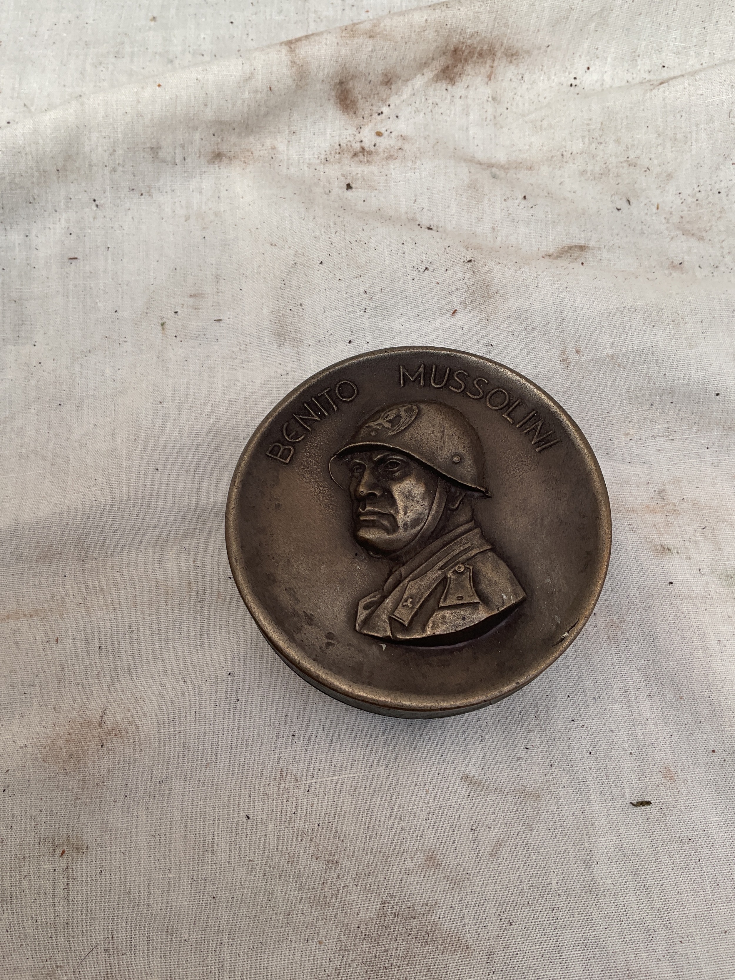 Benito Mussolini snuff box, with snuff.