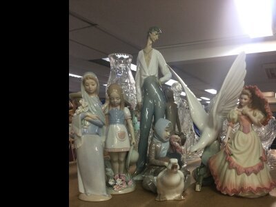 A collection of ceramics including Lladro seven figures.