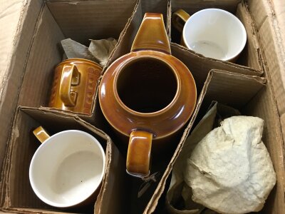 A boxed Ghornsea Saffron tea set and a Iron Stone Kokura ware Japanese set