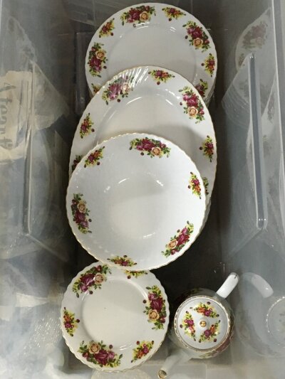A royal Norfolk tea dinner service, no reserve . Platters, plates, tea jug etc