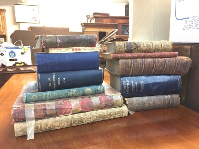 A large collection of 19th/20th century book mostly scientific subjects, Books including Britains Queen Victoria, The Victorian Empire The story of a brilliant Epoch, Grays Anatomy