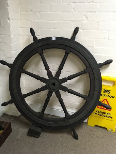 A large ships wheel