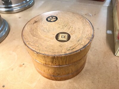A burr walnut collar box.
19cm by 12 cm
