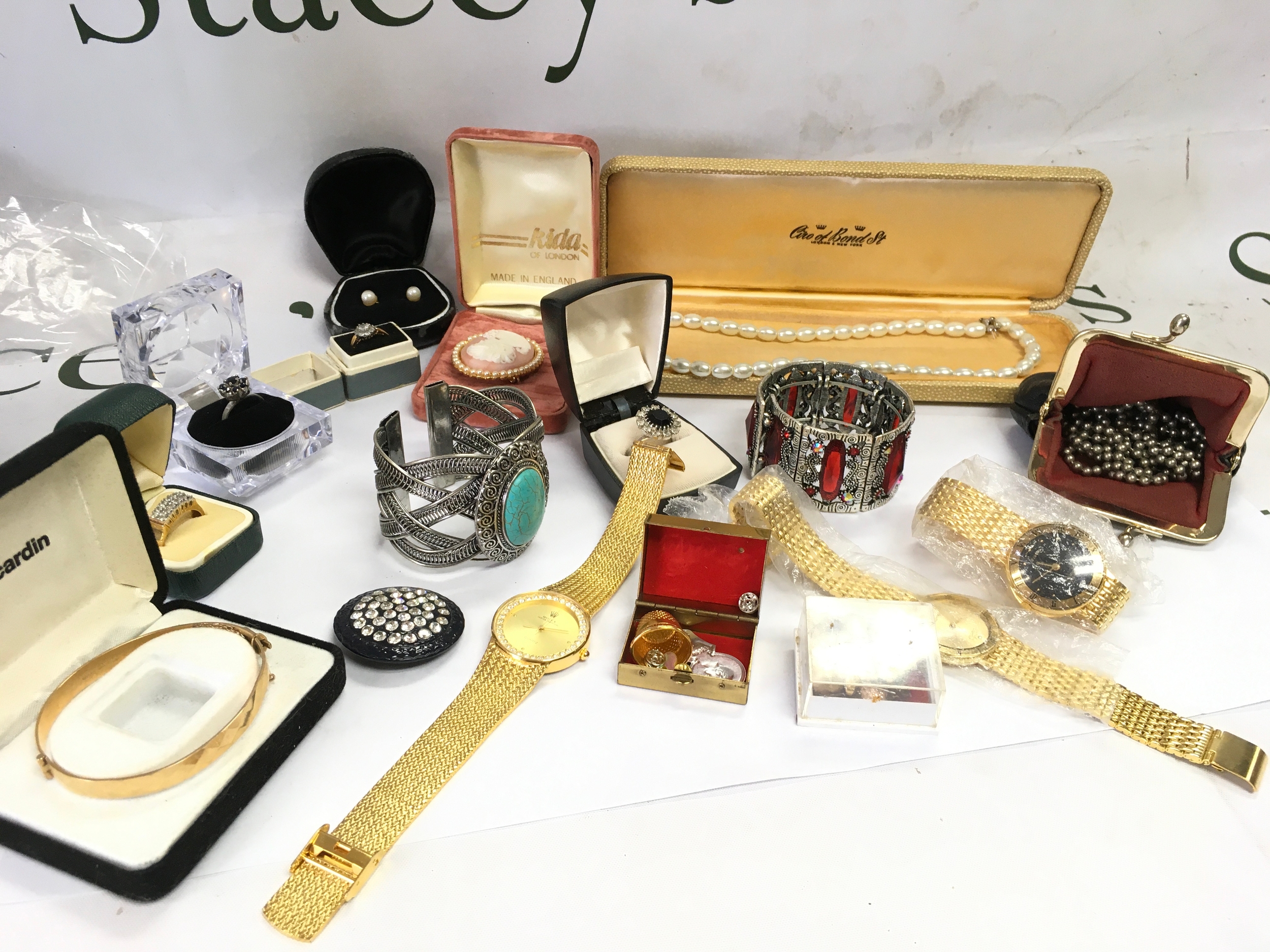 A collection of costume jewellery including watches, bracelets, brooches etc 