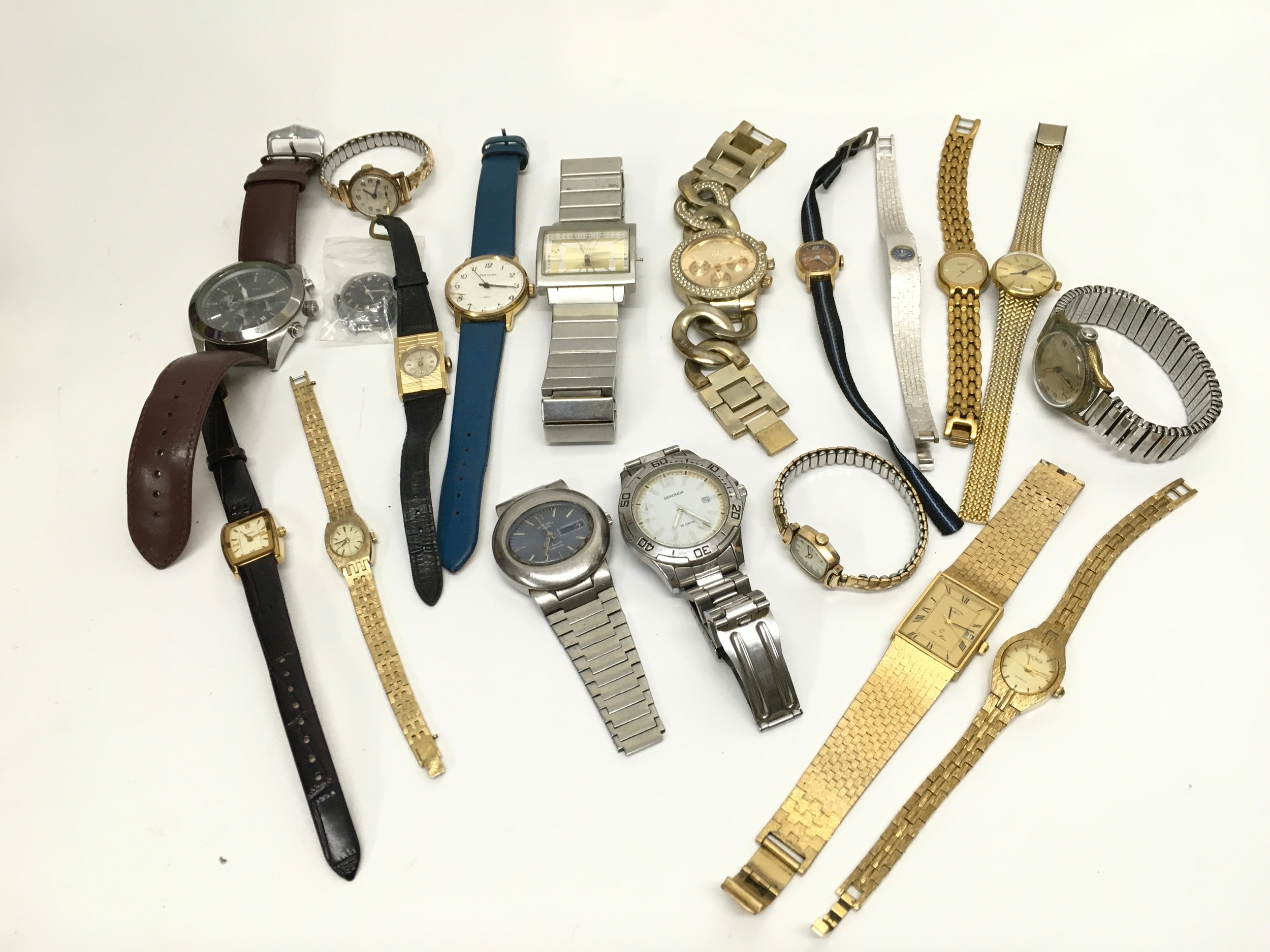 A collection of wristwatches including Sekonda, Seiko, Rotary, Tissot etc