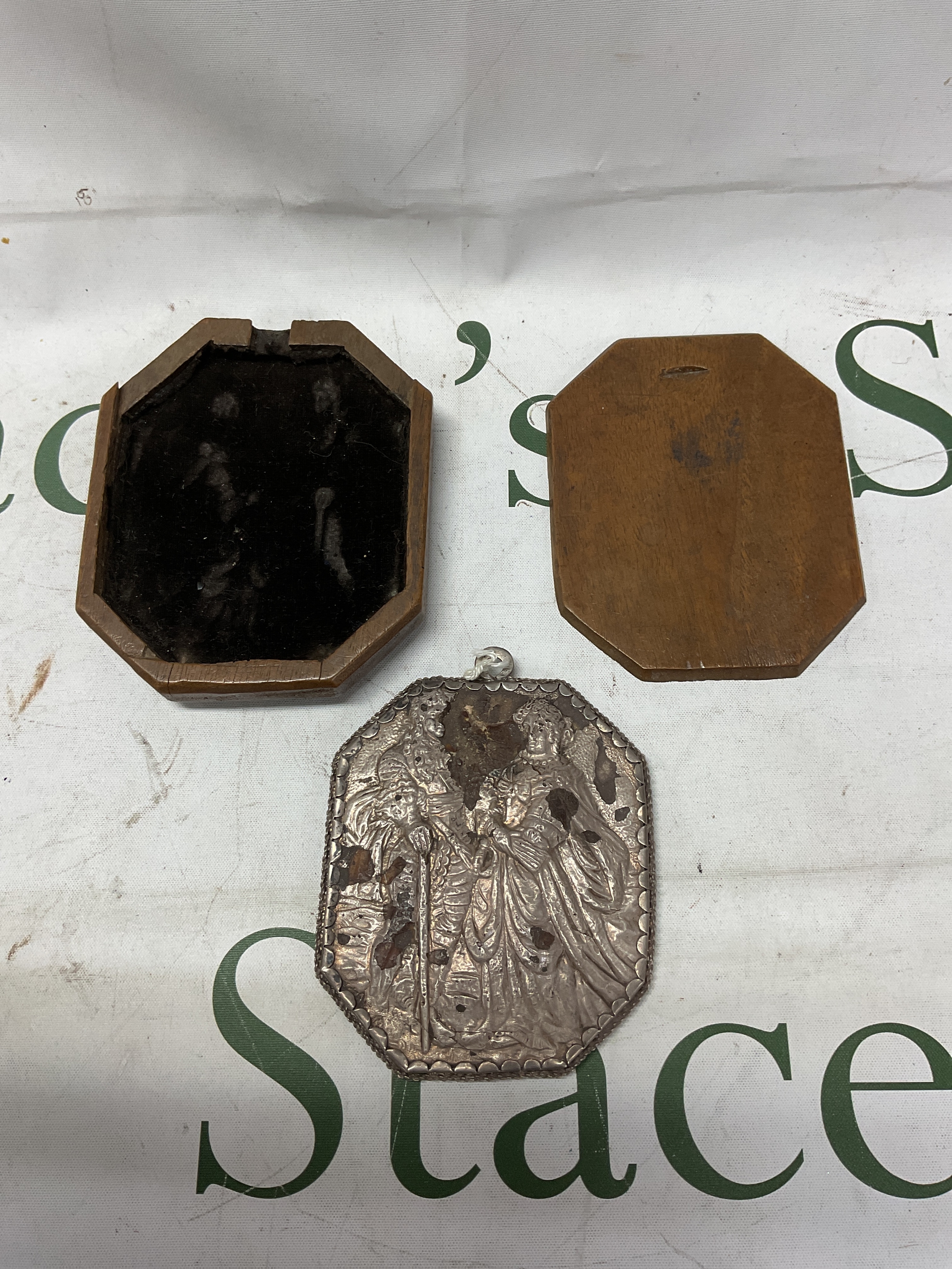 17th C French or Dutch hand mirror in wooden case, with silver mountings to repose verso of nobility standing facing each other, with original mirror, losses to the repose work, no hallmarks C1680. Mirror Approx 11.5 cm x 8.5cm 