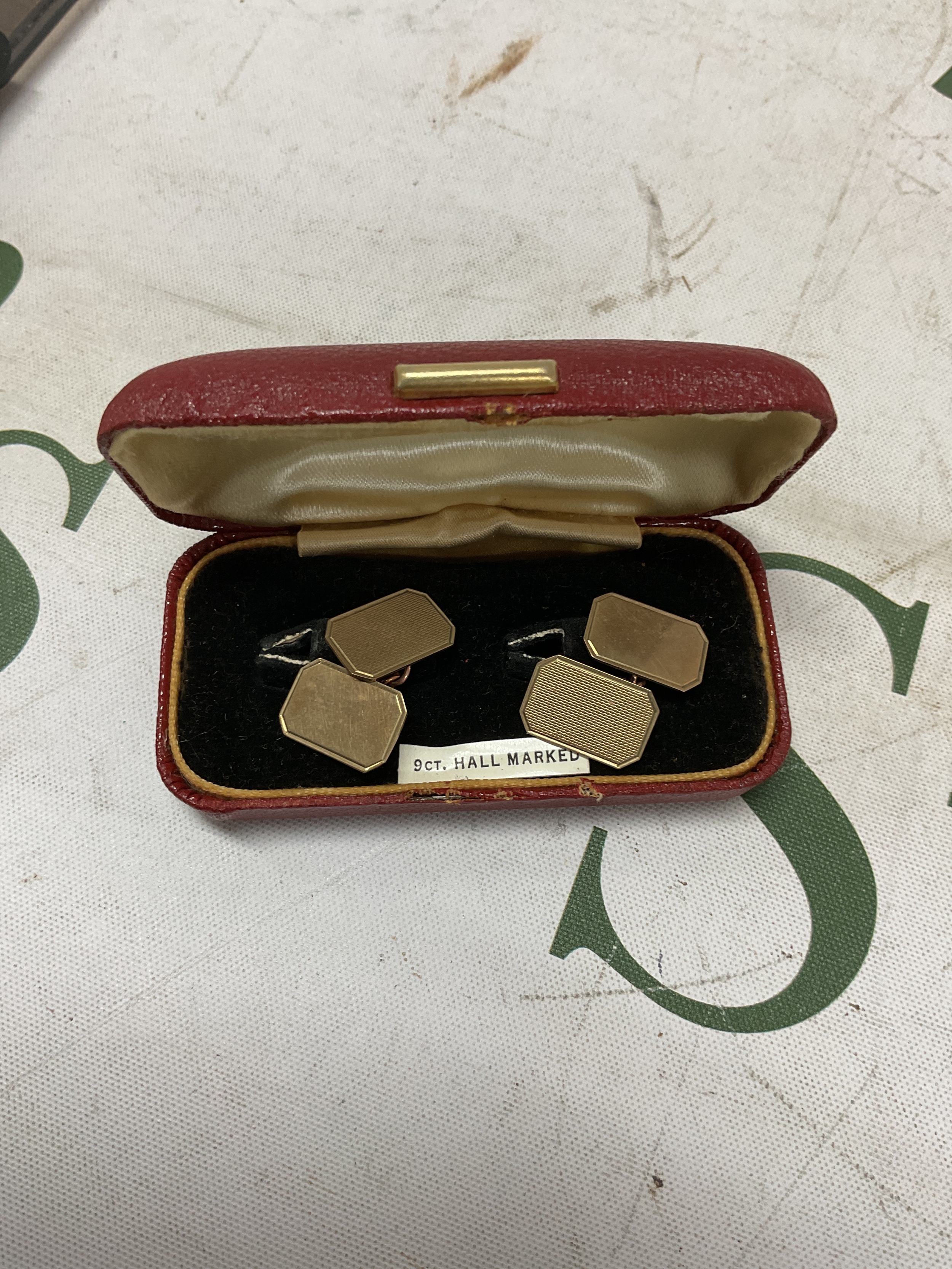 Pair hallmarked 9 ct gold cufflinks. Weight 5 grams.