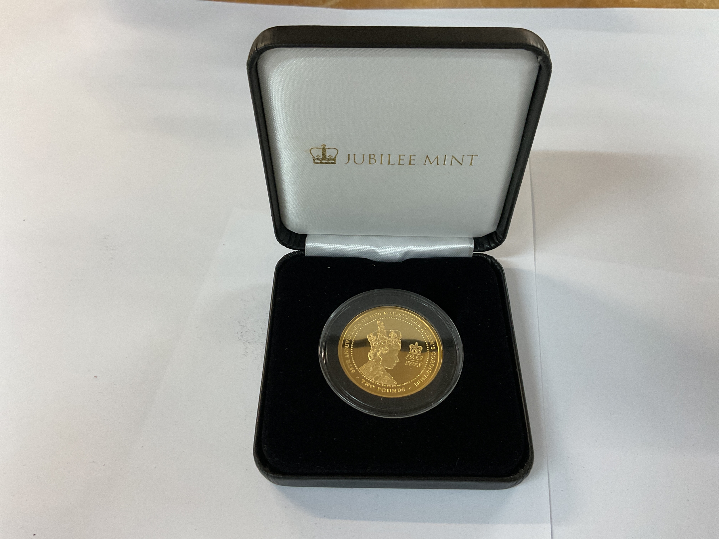 2018 Gold  £2 coin Commemorating Elizabeth II 65th year reign.