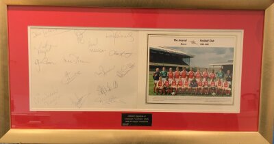 Arsenal 1988 - 1989 League Winners Signed Framed Football Display: Large official Chrismas card with 15 hand signed autographs including Graham Foley Lukic Smith Thomas Rocastle and Merson. Measures 31 x 17 inches.