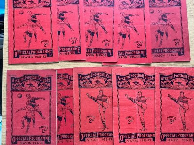 Arsenal Home Football Programmes: 31/32 West Ham 35/36 Derby Portsmouth Huddersfield 36/37 Stoke 37/38 Liverpool Portsmouth 38/39 Brentford Blackpool Chelsea. Mainly fair/good. (10)