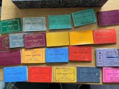 Arsenal Season Ticket Book Collection: Near complete run from 48/49 to last season at Highbury 2005/2006 lacking 52/53. Lovely items. (70)